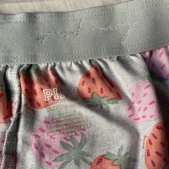 Victorias Secret Love PINK Strawberry Valentines Sleepwear Short - Picture 7 of 9